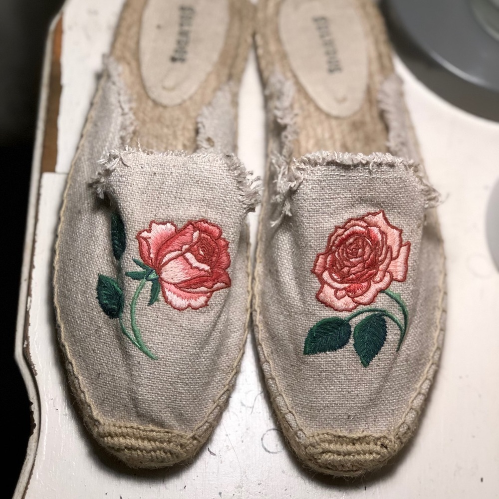 Soludos Embroidered Rose Mules